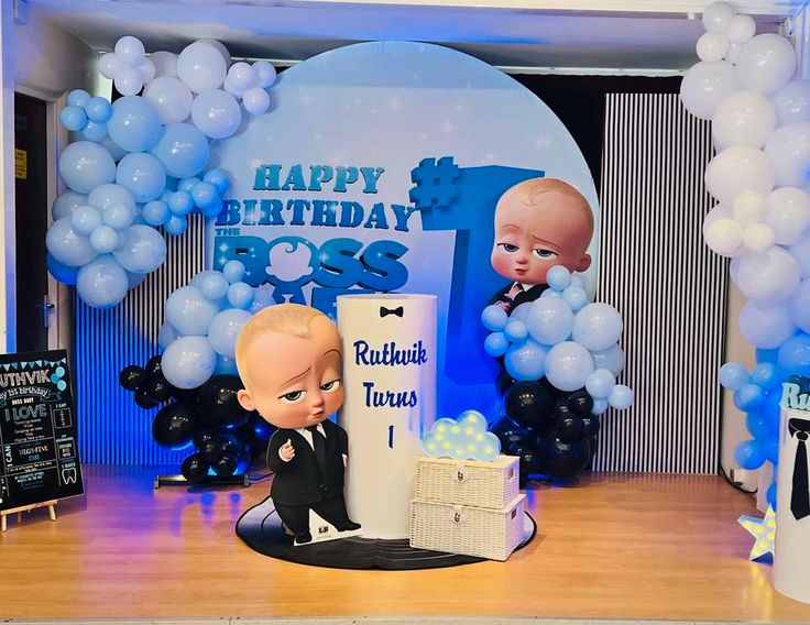 Arch of 250 balloons Pastel Blue