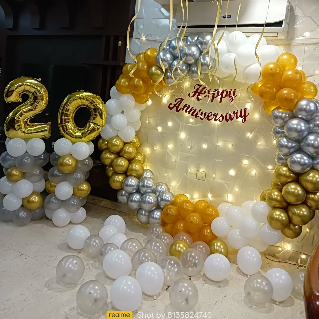 Golden Elegance Anniversary Balloon