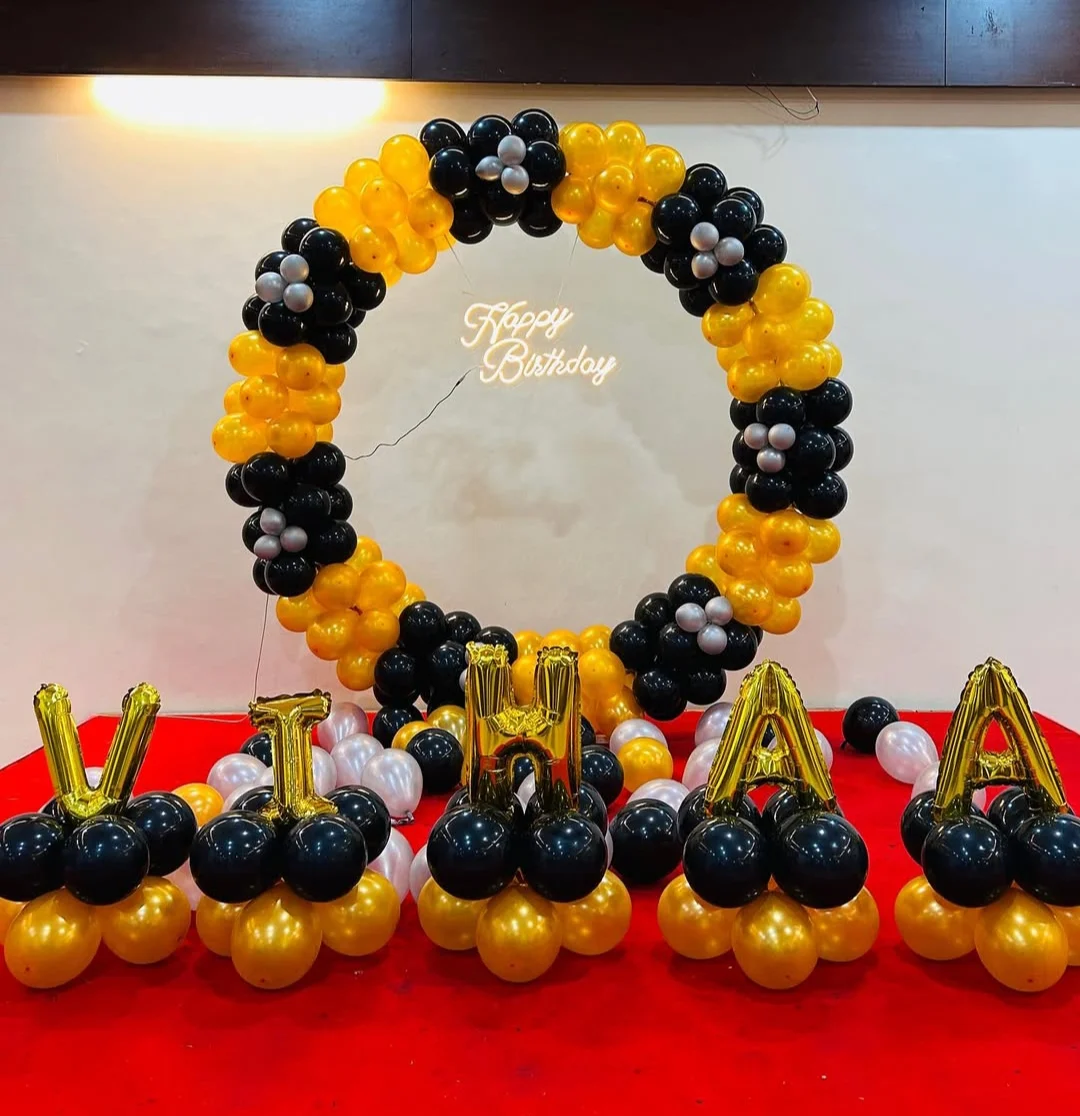 Elegant Black and Gold Birthday Balloon Ring