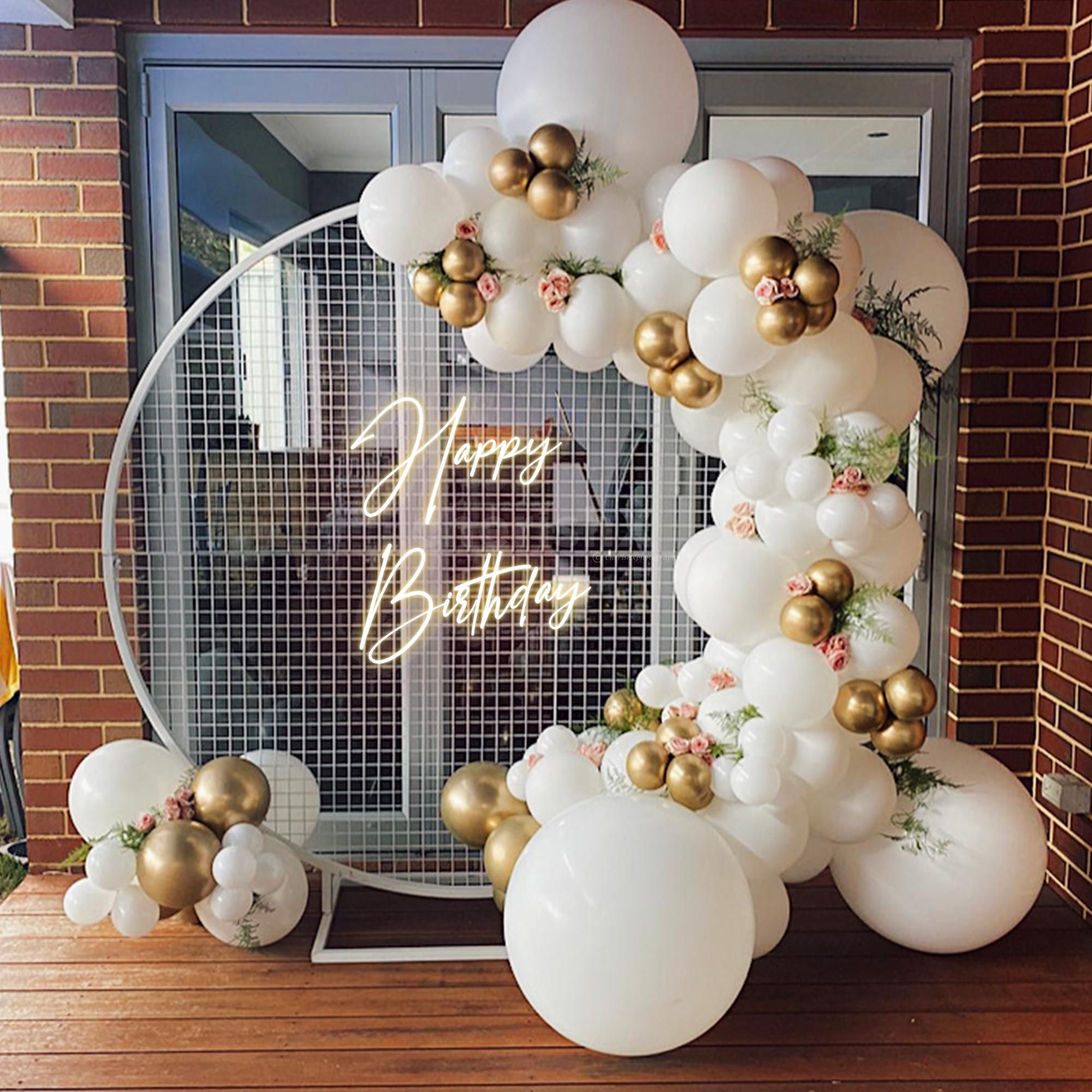 White And Golden Mesh Birthday Ring Decor