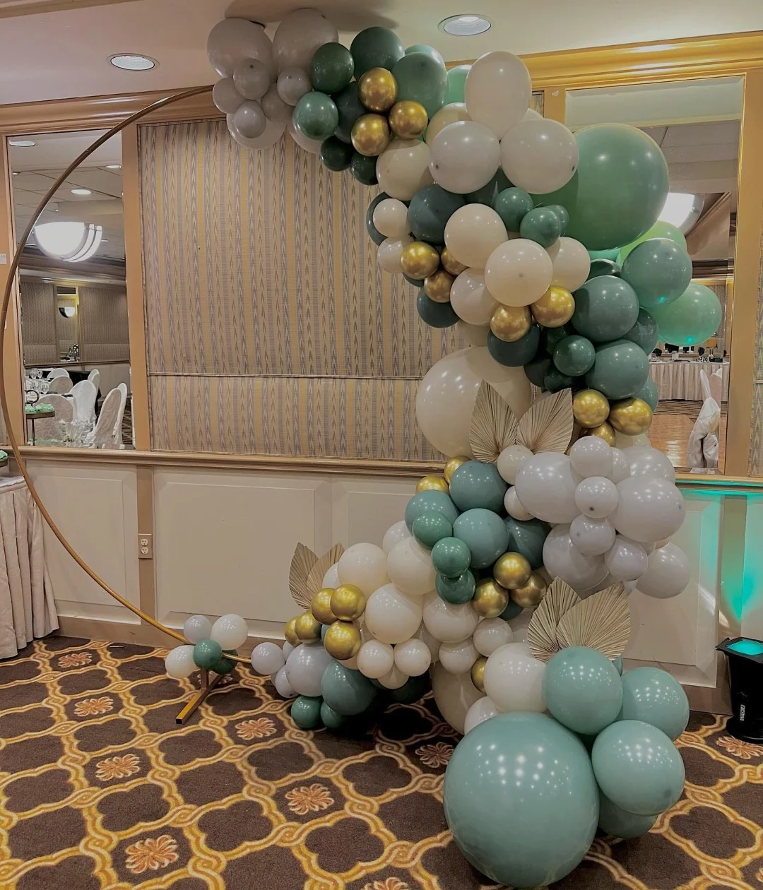 Elegant and Modern Balloon Decoration